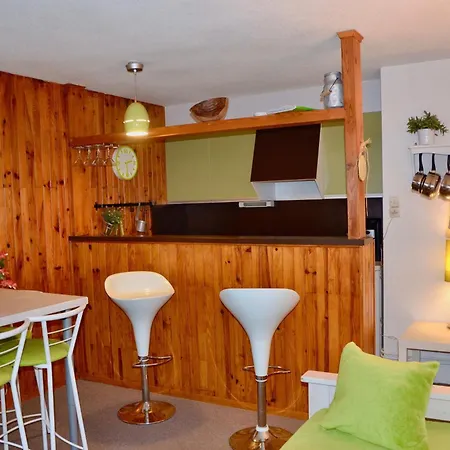 Le Renne アパート ベス・エ・サンタナステーズ